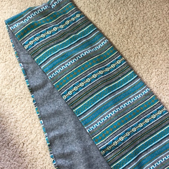 NWT Lands’ End gray and blue scarf - Picture 6 of 7